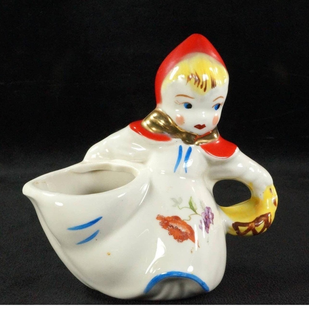 Hull Little Red Riding Hood Creamer Side Pour Design with Basket Handle‎